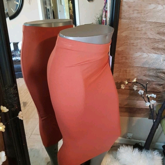 FOREVER21 NEW SIENNA MIDI - Picture 2 of 2